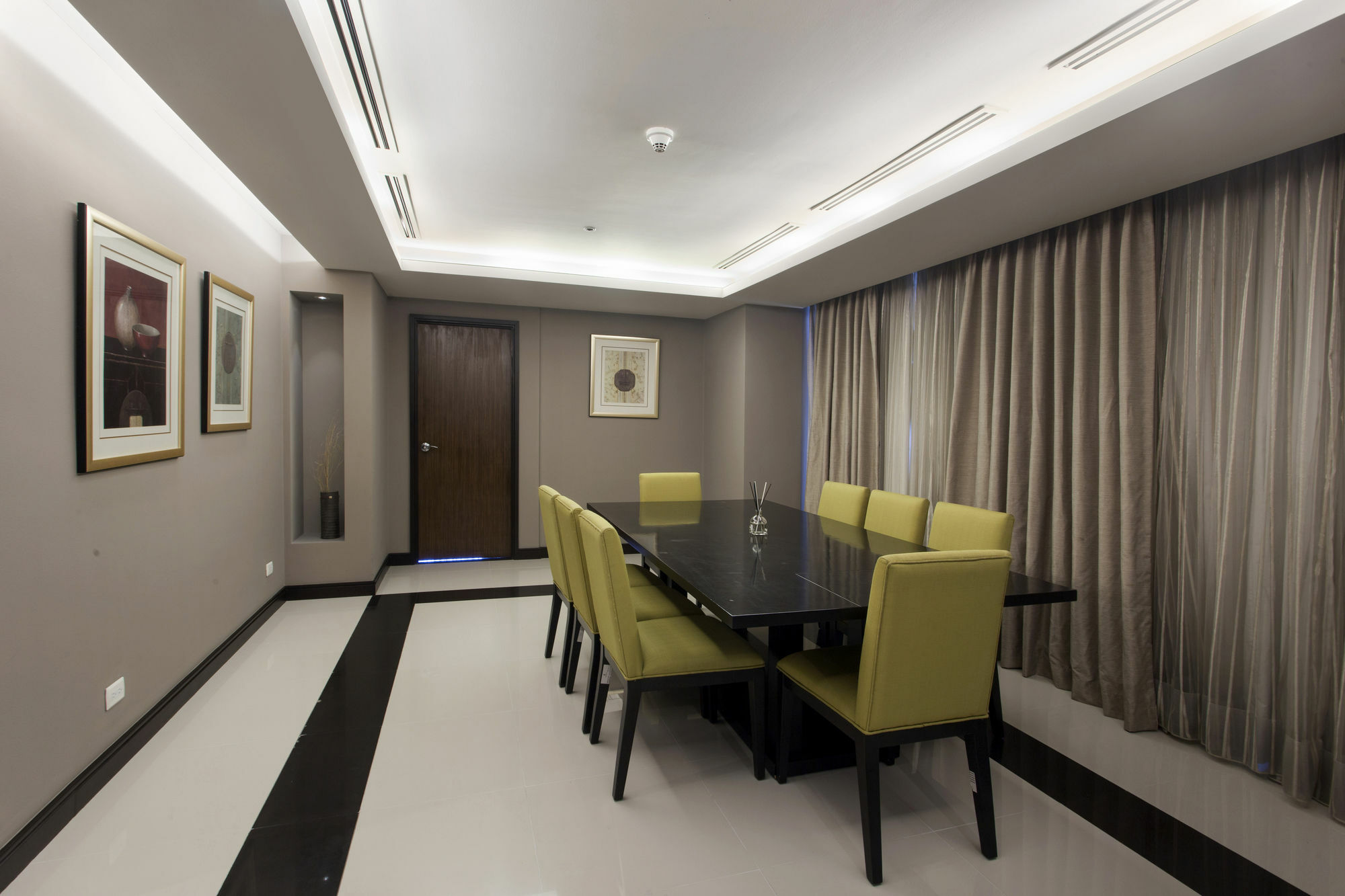 The Bellevue Manila 5*